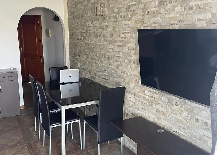 Tropical Bliss Escape In דירה